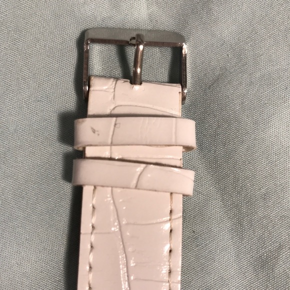 Crystal studded watch with five changeable straps - Picture 3 of 4